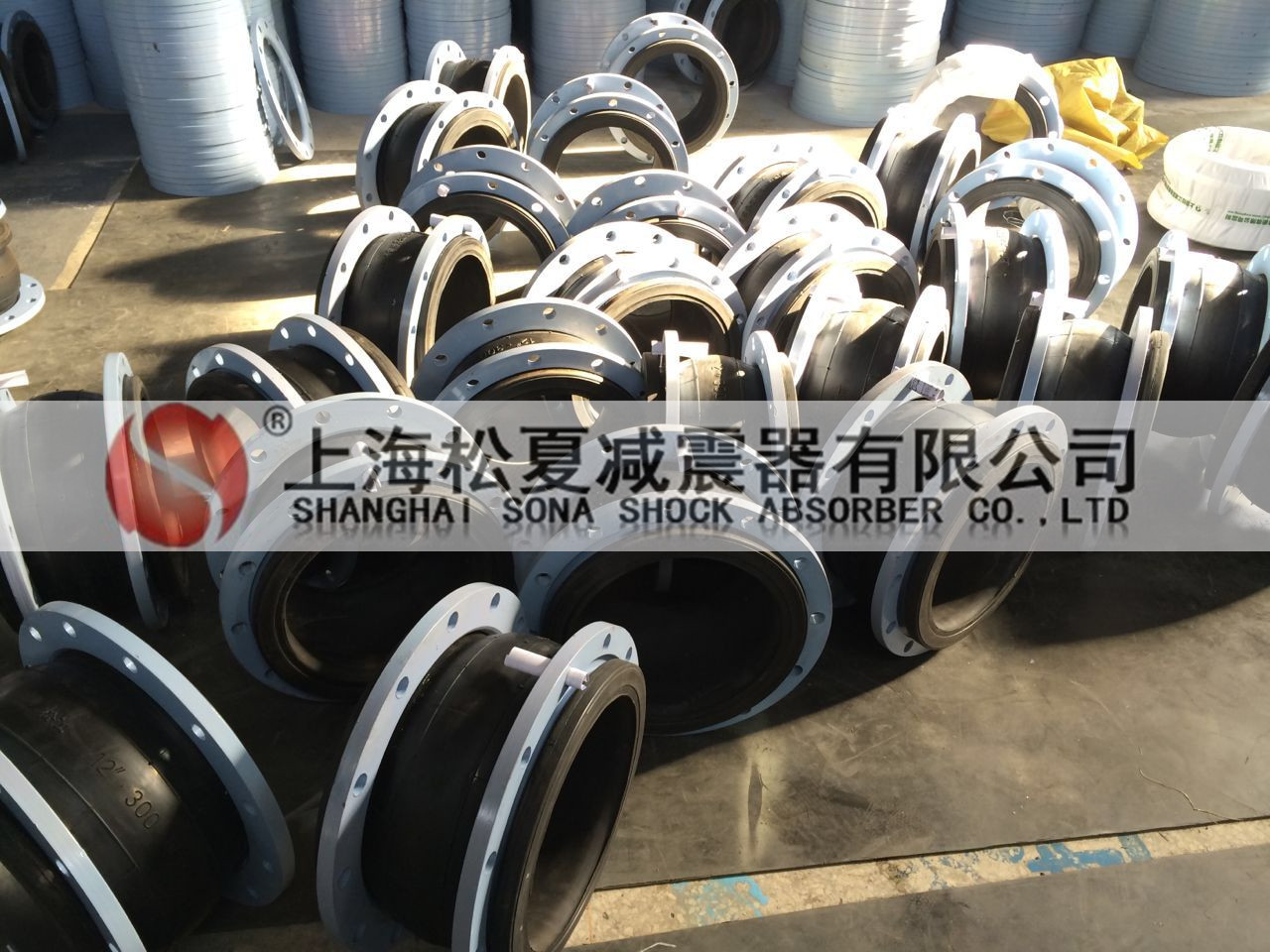 松夏向新宛平排水系統(tǒng)工程供應優(yōu)質可曲撓單球體橡膠接頭